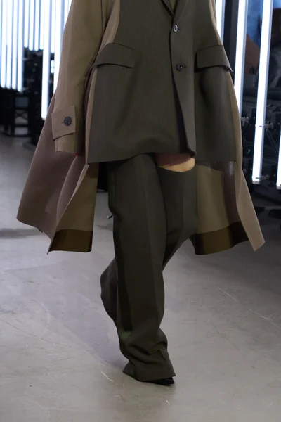 Look 29